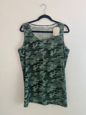 NWT Teal Camo Sleeveless Tank Top With Side Slits By Wonderly Studio Size XL